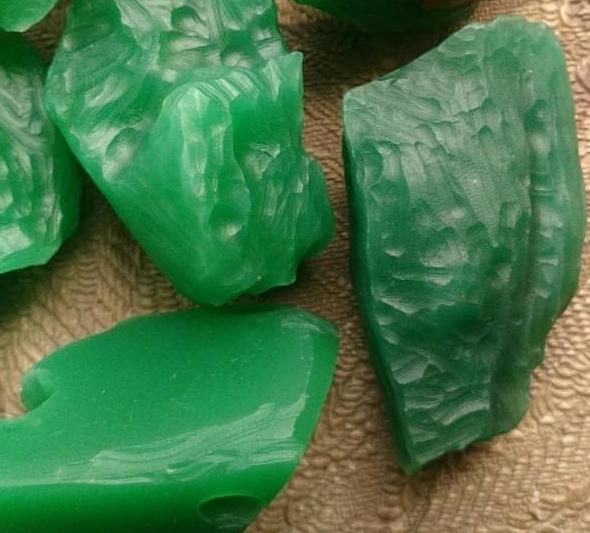 什么是雅安绿冻石,跟西安绿印石有啥区别