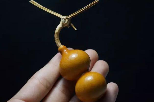 文玩葫芦越盘越黑,原因是啥?