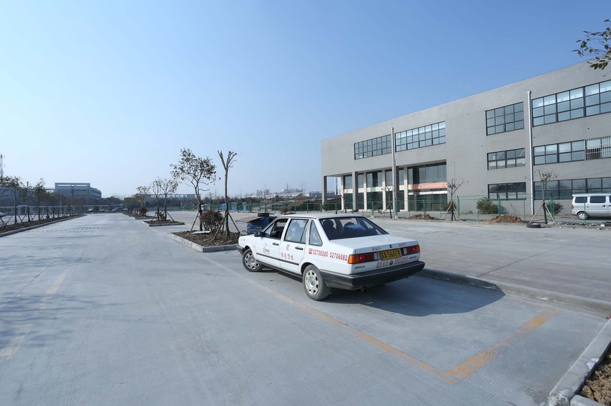 恒通驾校倡导诚信服务,本着以人为本的精神,尽最大努力为学员快乐学车