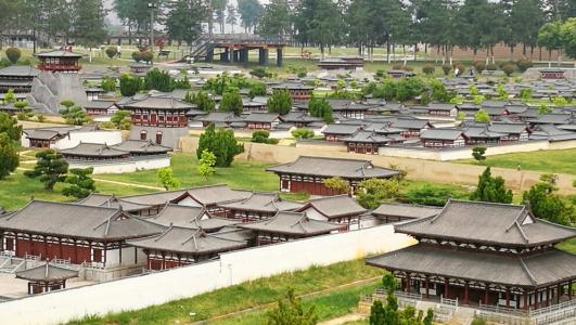 研学内容:大明宫是唐帝国的大朝正殿,唐帝国 200 余年的政令中心.