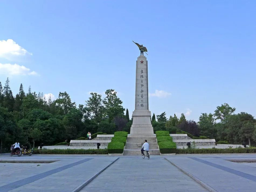 东兰烈士陵园