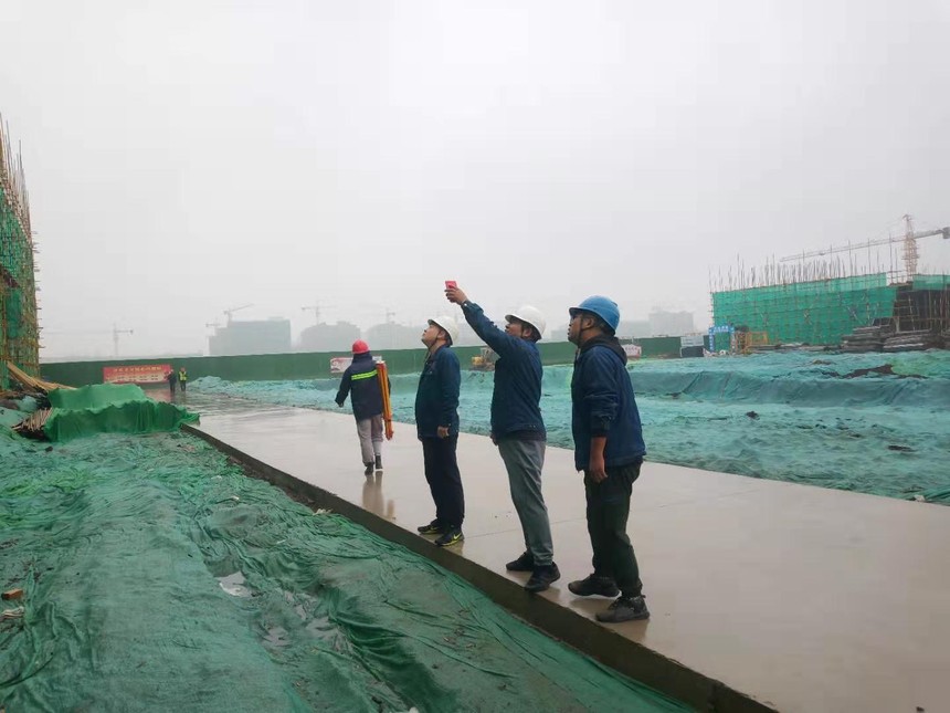 质安办深入工地进行检查1.jpg