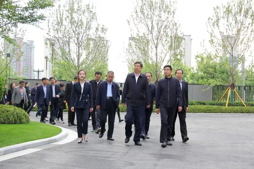 20230424：省住建厅厅长带队观摩方正和悦府.jpg