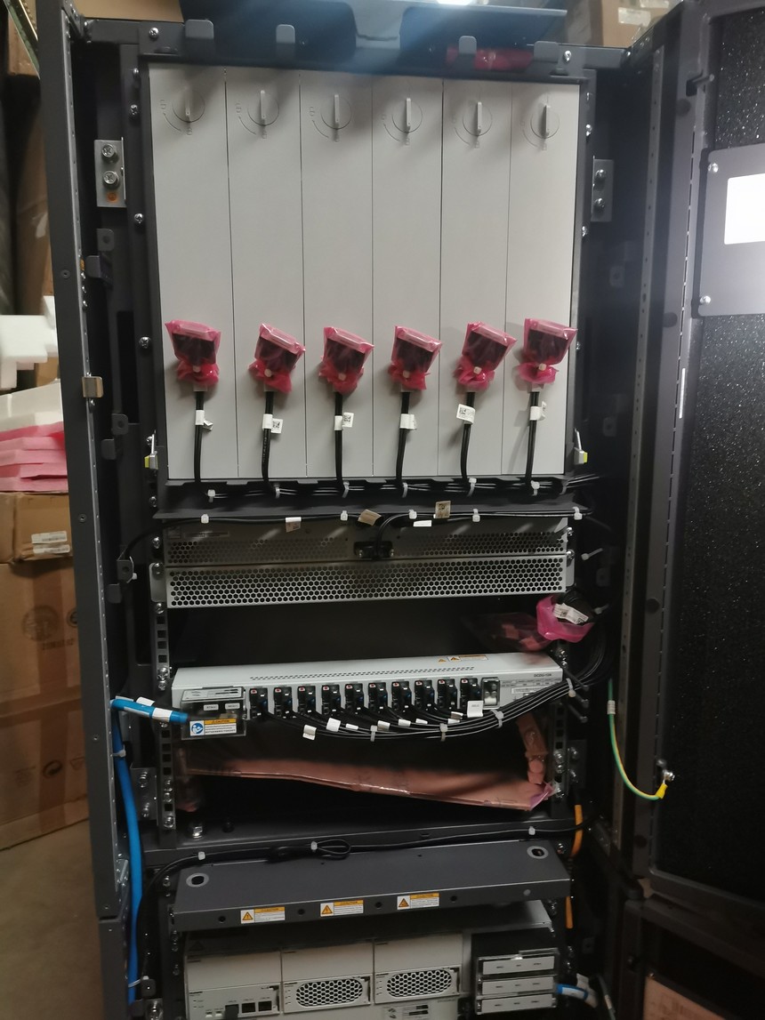 huawei华为bts3900-gsm网络机柜落地式室内通信设备