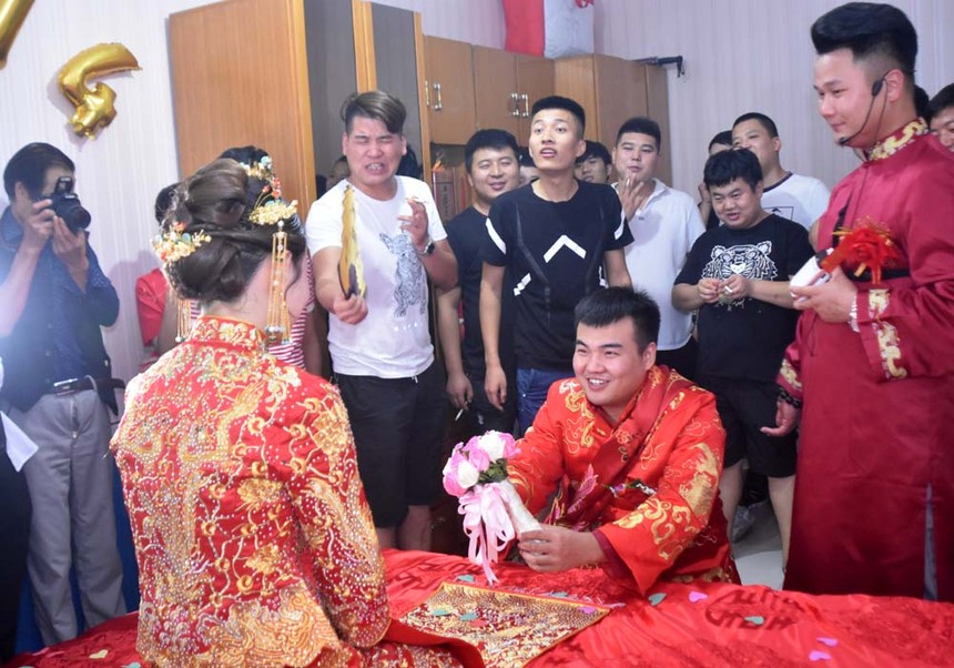陕西沣东新城斗门街办南丰村"花轿娶新娘"掠影