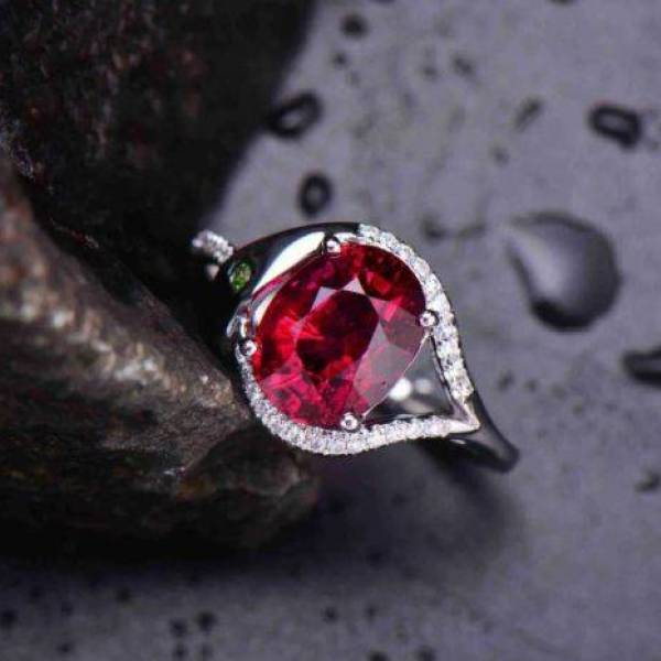 彩色宝石镶嵌有11种工艺，最值钱、实用、经典的是第一种！