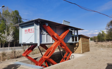 10方地埋式垃圾壓縮站位于青海雪山腳下