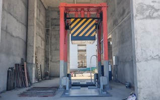 河南鄭州 DL-CZ3120B型垂直式垃圾壓縮設備安裝現場