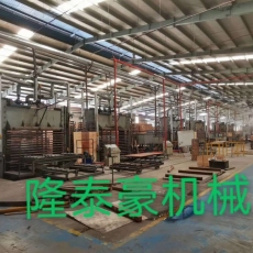 52臺(tái)壓機(jī)的建筑模板工廠