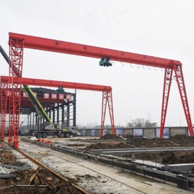 上廂下花龍門吊安裝現(xiàn)場(chǎng)