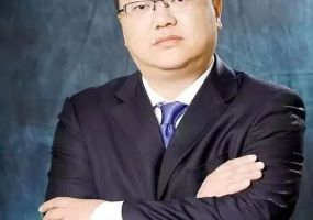 西双版纳华坤生物科技有限责任公司董事长王云荣获【人才服务现代产业发展】优秀个人