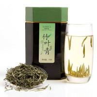 竹叶青茶叶扁平挺直似竹叶，嫩绿油润汤黄绿，品味余香优静心