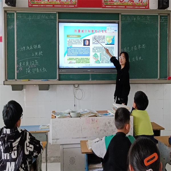 1683695386520710.jpg 316201804b8ebb19f050fd4a784ec85.jpg