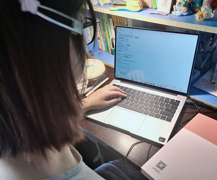 ͼ3 �Ŷӳ�Ա�������°칫.jpg