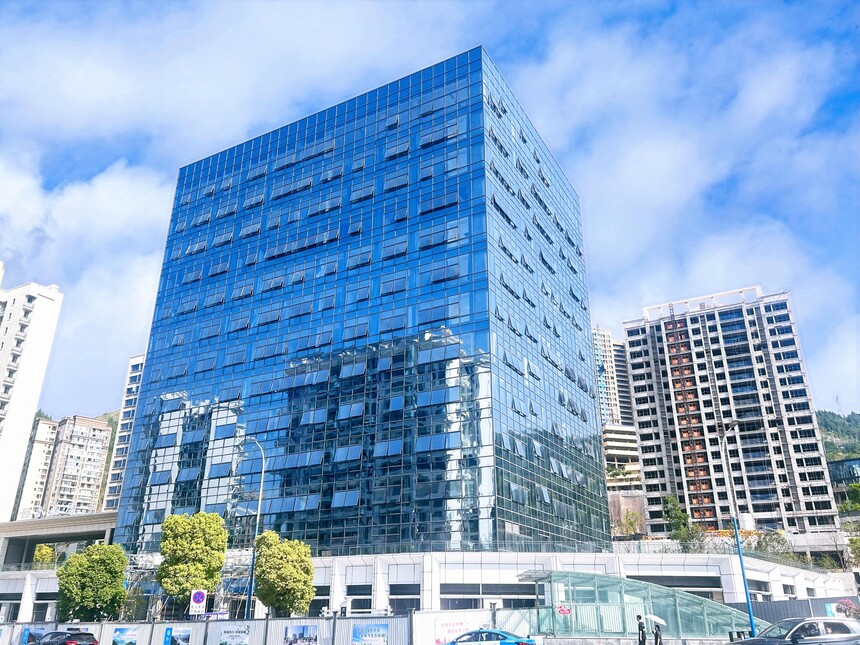 ͼΪ�������챱���ڽ���˾��ɽ��ˮɽ����Ŀ�н�����ɽ�ص�һ�������ִ���������͵Ĳ���Ļǽ��ҵ¥  �����ߣ�������.jpg