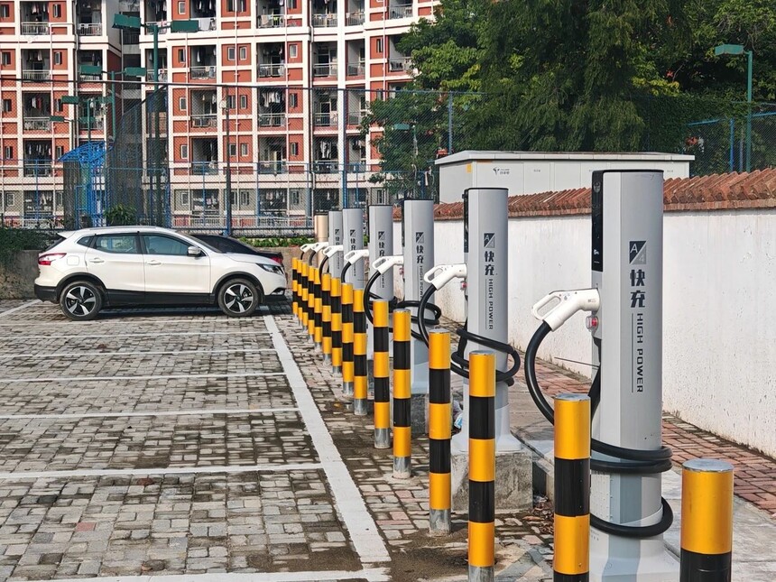 1732590067819698.jpg 巫山县充电基础设施建设工程项目建设中.jpg