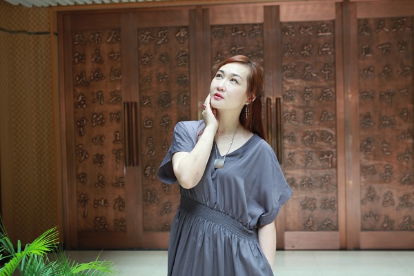 诗人胡茗茗:有个性抒发的女诗人