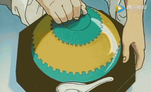 每当看到美食比拼的时候,总是会被小当家出神入化的刀工折服.