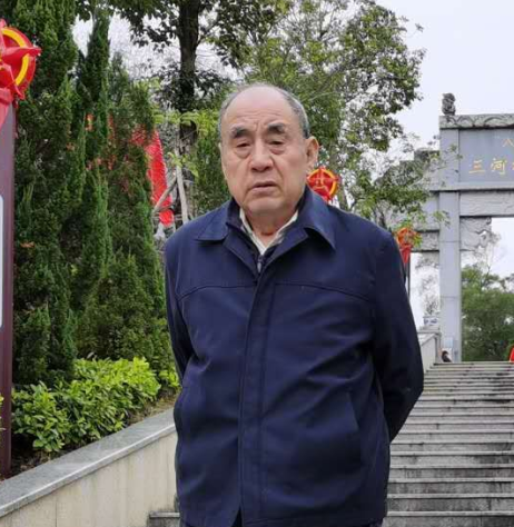 作者简介:斯原,本名师运山,河北邯郸人,解放军重庆通信学院原副政委