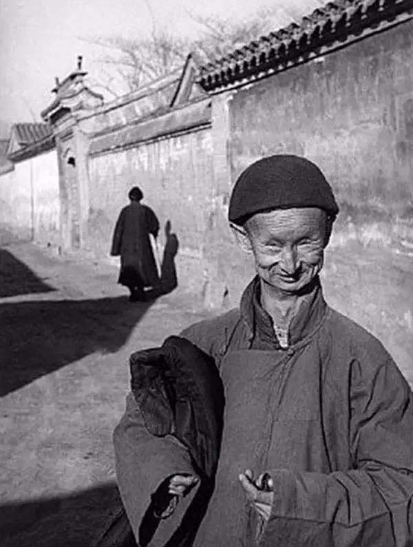 1579340016480879.jpg 清朝宫中太监.jpg