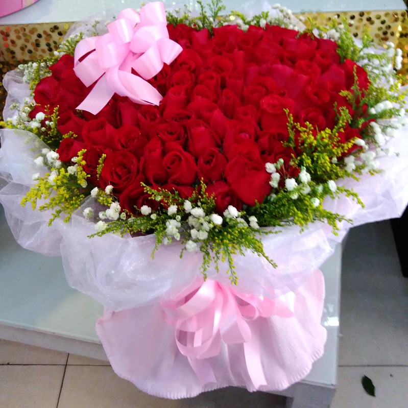 99支昆明心形红玫瑰花束,初心不变