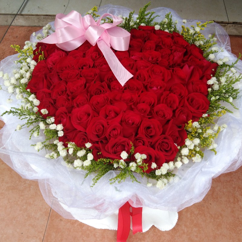 99支昆明心形红玫瑰花束,初心不变