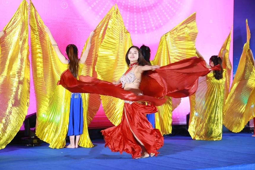 肚皮舞金翅厦门鑫顺昌公司十周年庆典晚会