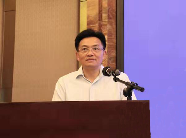 郭亮董事长与会并作《取势明道,优术践行》分享报告