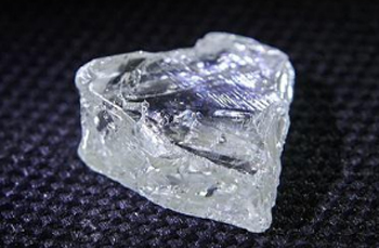 俄罗斯钻石开采商,心形钻石原石
