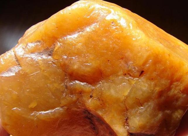 由于它的地(特别是冻地和软地) 也是由含水层状硅酸盐地开石,高岭石等