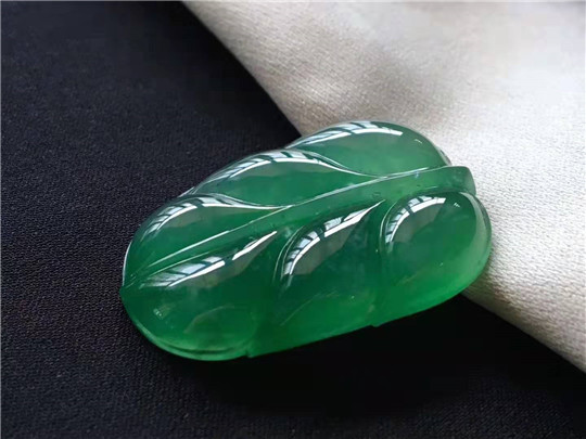 伟德国际雪花般的翡翠如意：愿吉祥常伴左右