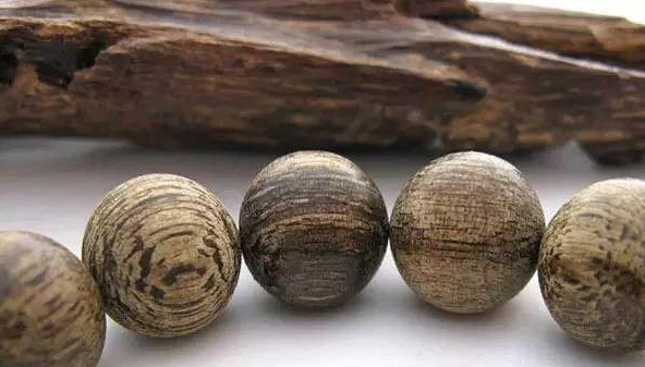 沉香鉴别真伪有4个方法