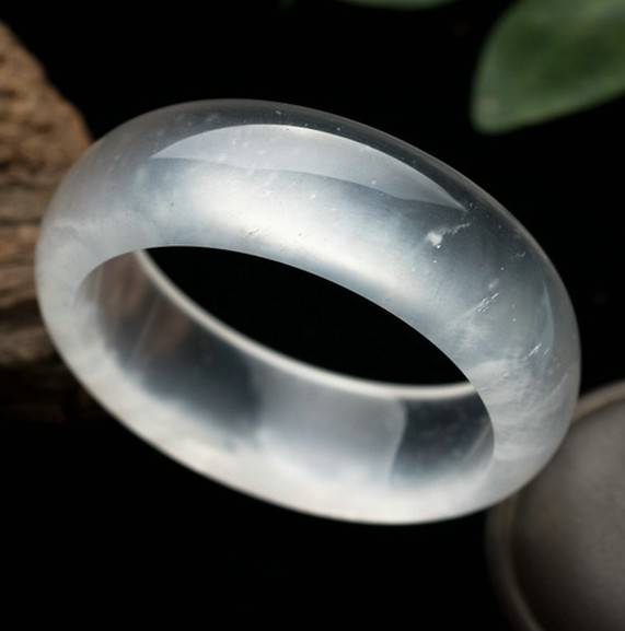 水沫玉佩戴久后有啥变化水沫玉如何保养呢