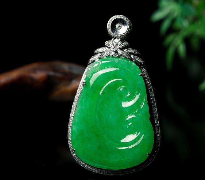 伟德国际翡翠吊坠的寓意