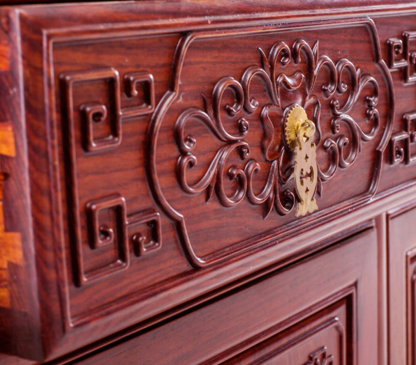 因此,如果新的木材朋友想了解花梨木的概念,他们必须了解:"酸木"这个