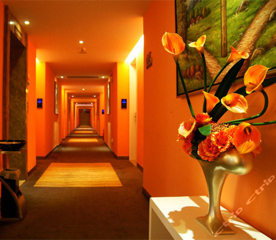 ������������ʱ�оƵ� KTV.jpg