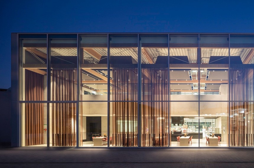Brunner创意工场，模块化木构与玻璃的轻工业HENN Architekten,第1张
