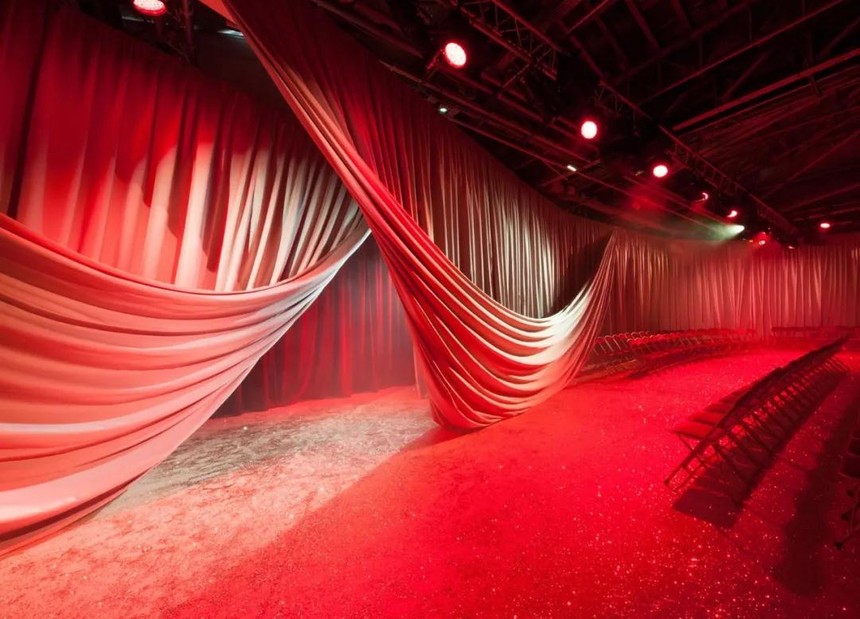 绚烂灯光下,惊艳时装秀 , 舞台设计魅力!