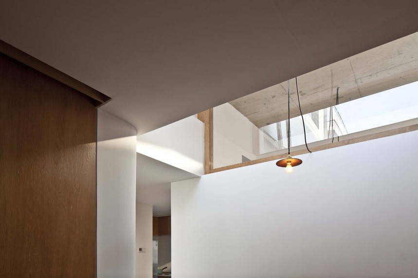 的调查中发现,那些新建的邻里建筑,前院后房的传统建造模式普遍被应用