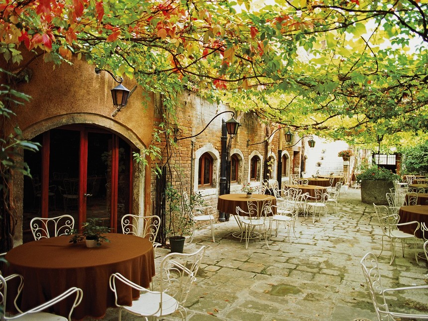 Alfresco-(Venice,-Italy).jpg