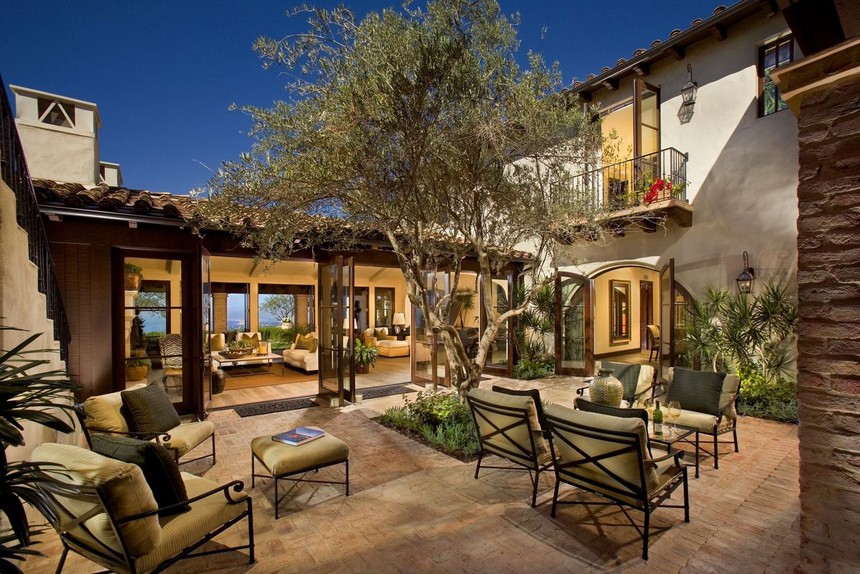 0636-33_PL2_Courtyard.jpg