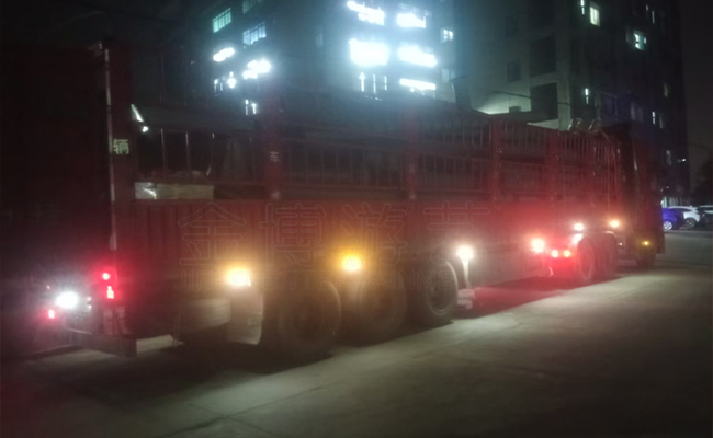 家庭过山车.jpg 2025年2月金博游艺游乐设备厂家发货情况.jpg