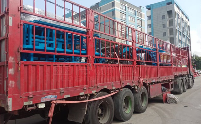 机械狗.jpg 2025年8月金博游艺游乐设备厂家发货情况.jpg