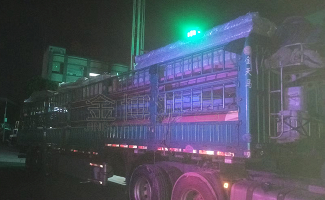 23座大摆锤.jpg 2025年8月金博游艺游乐设备厂家发货情况.jpg