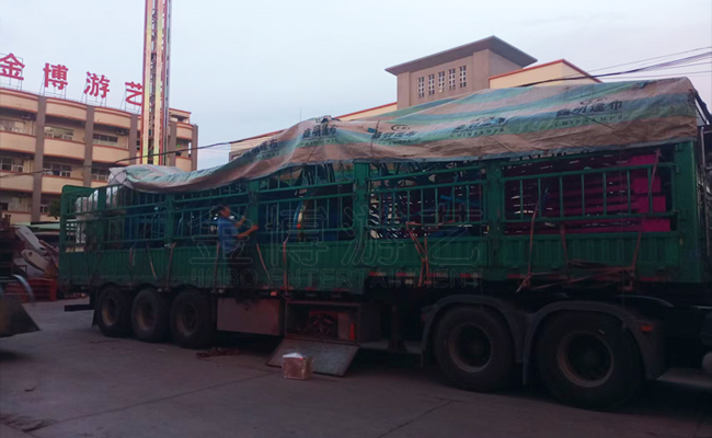 36座摇头飞椅.jpg 2025年8月金博游艺游乐设备厂家发货情况.jpg