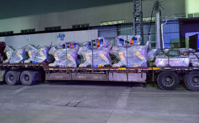 机械狗.jpg 2025年9月金博游艺游乐设备厂家发货情况.jpg