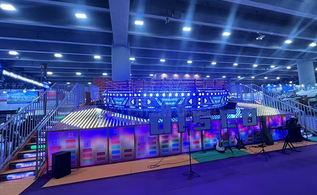 46人迪斯科转盘.jpg 2026广交会,金博游艺46人迪斯科转盘游乐设备.jpg