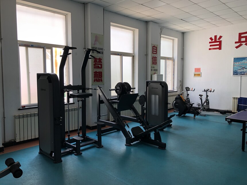 青岛某部队体能健身房 