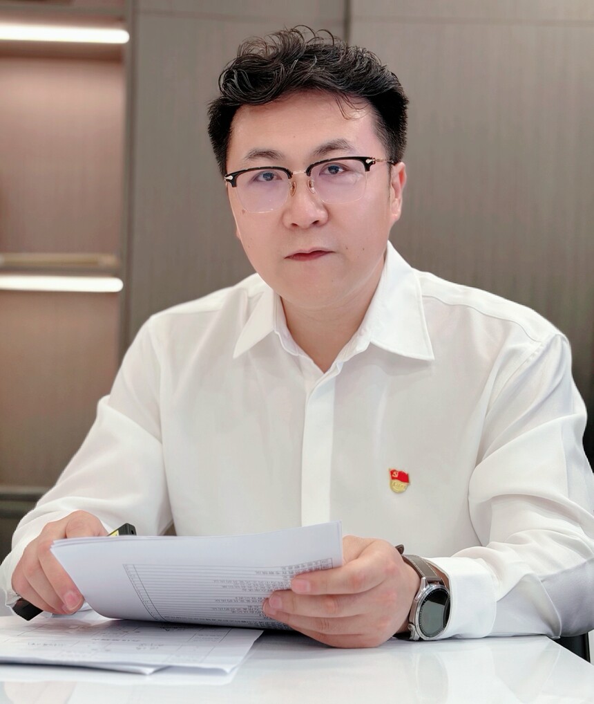 1781071059560075.jpg 张靖1.jpg