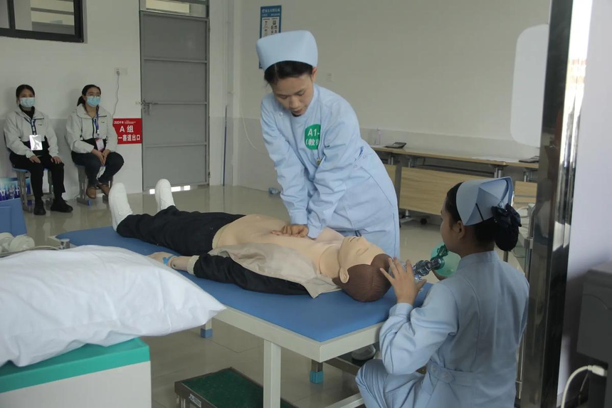 �ɶ�ϣ����У